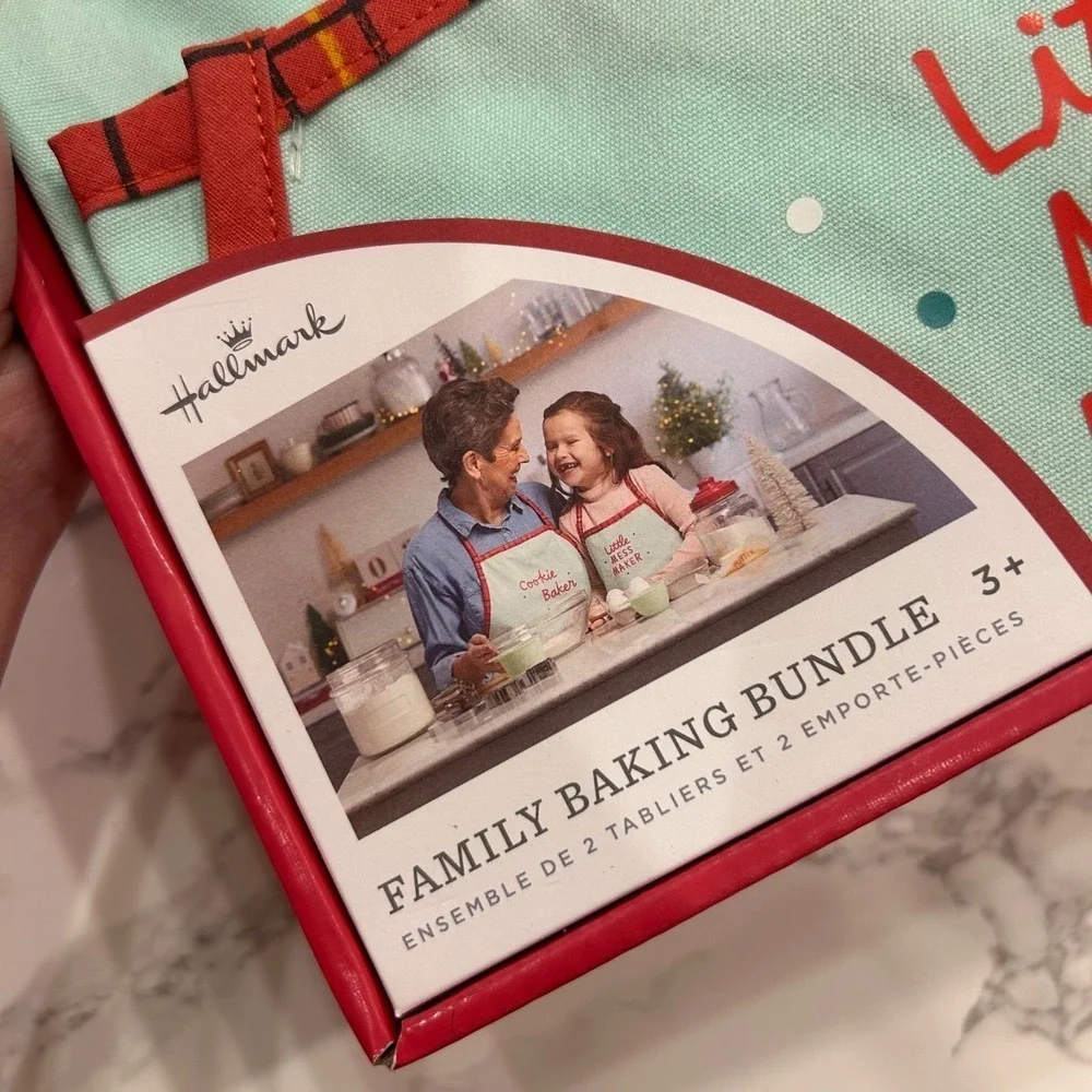Hallmark Family Baking Bundle Cookie Baker Little Mess Maker Aprons & Cutters